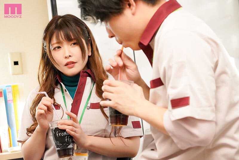 学生バイトに媚薬を飲ませ1日24発射精(だ)させるセックスモンスター痴女コンビニ人妻不倫 新村あかり