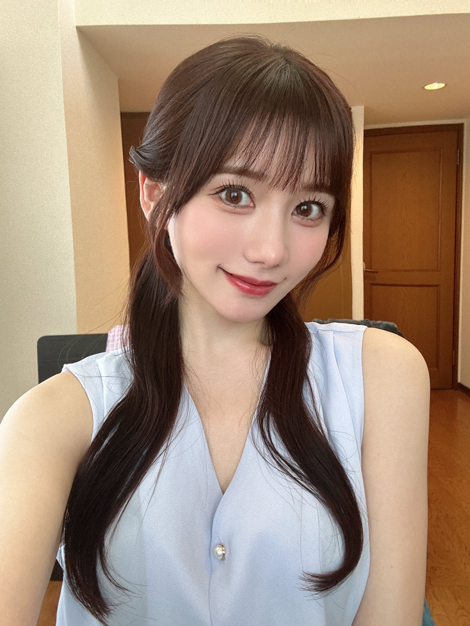 AV女優の五日市芽依